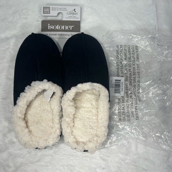 Isotoner Black Memory Foam Slippers with Heel Boost 7.5 - 8 Medium NEW! - Picture 3 of 9